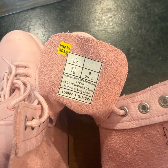 Dr. Martens Women's Core 1460 Pascal Boots - Picture 4 of 5